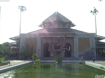 5-masjid-kampus-di-Indonesia-dengan-fasilitas-dan-desain-paling-menakjubkan